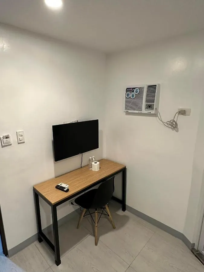 Aden Hotel Makati City 0*,